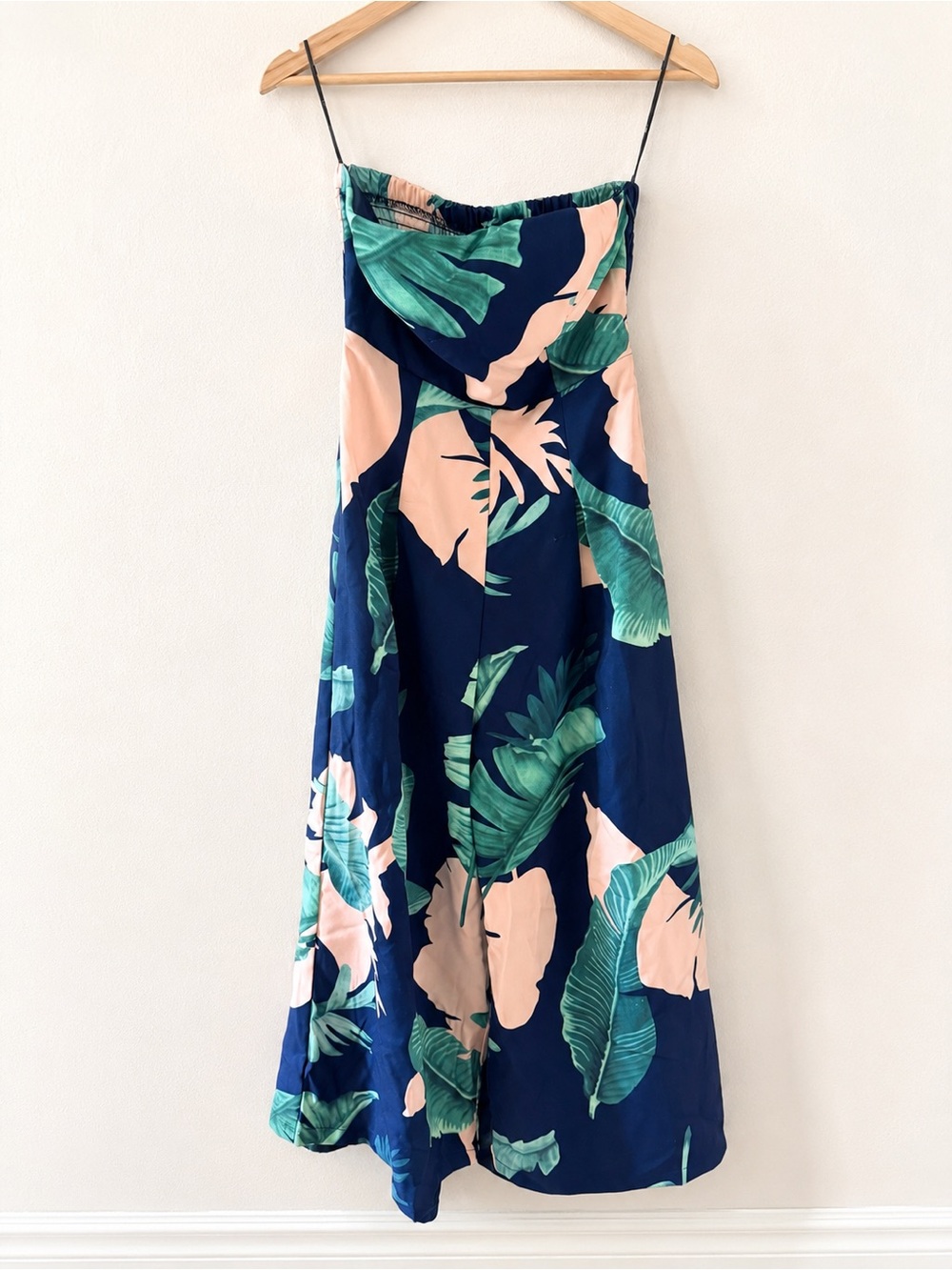 NWOT Lulus Tropical Strapless Wide Leg Jumpsuit Navy Palm Print Size S